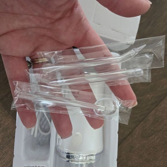 CORDLESS DENTAL WATER FLOSSER : RECHARGEABLE JET FLOSS TOOTHPICK - Picture 8 of 9